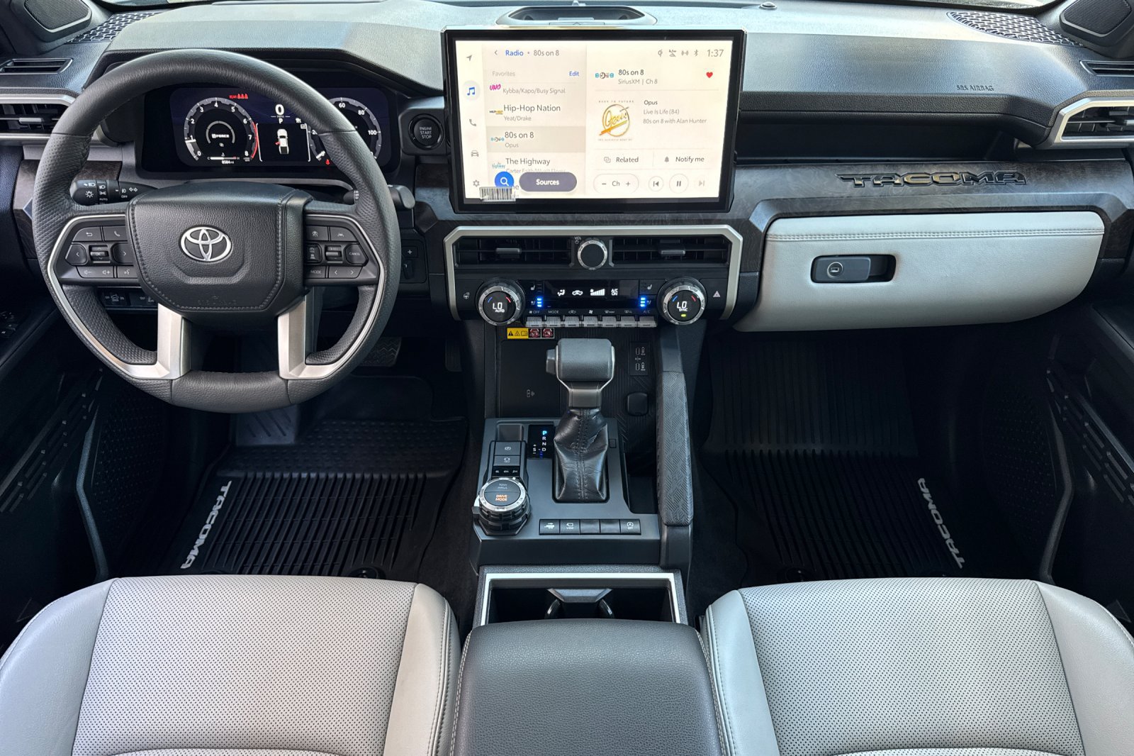 Used 2025 Toyota Tacoma Limited AWD/4WD image 12