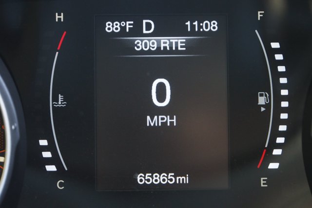 Used 2020 Jeep Compass Latitude FWD image 32