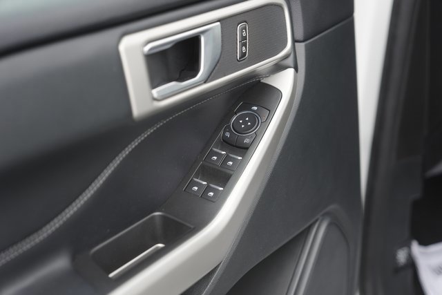 Certified 2023 Ford Explorer XLT image 28