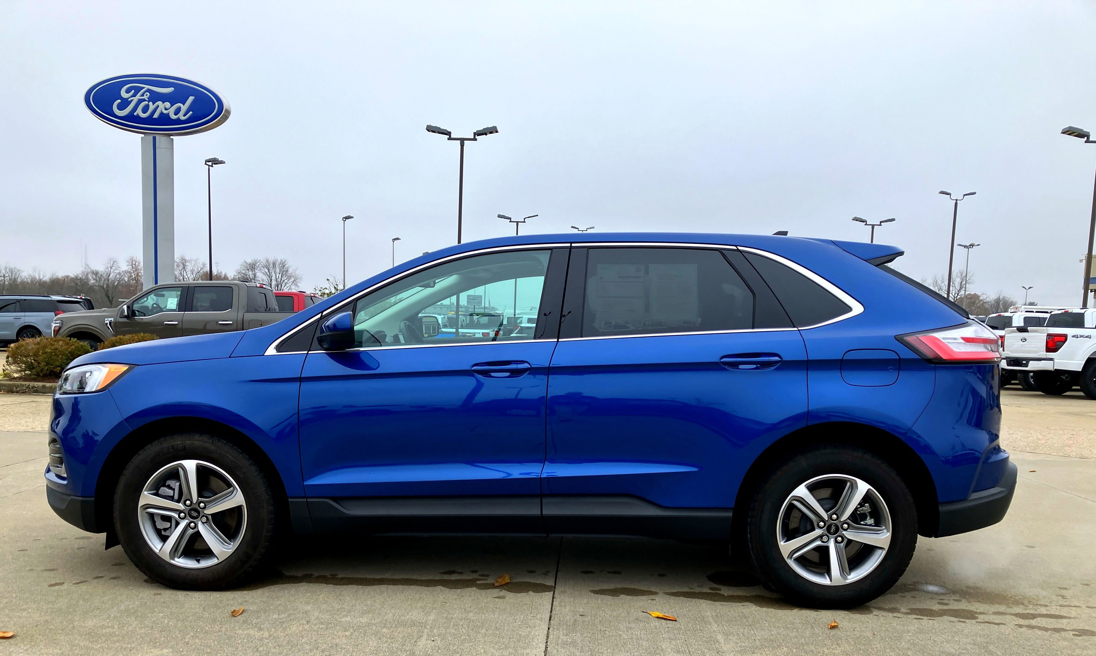 Certified 2024 Ford Edge SEL w/ Convenience Package image 2