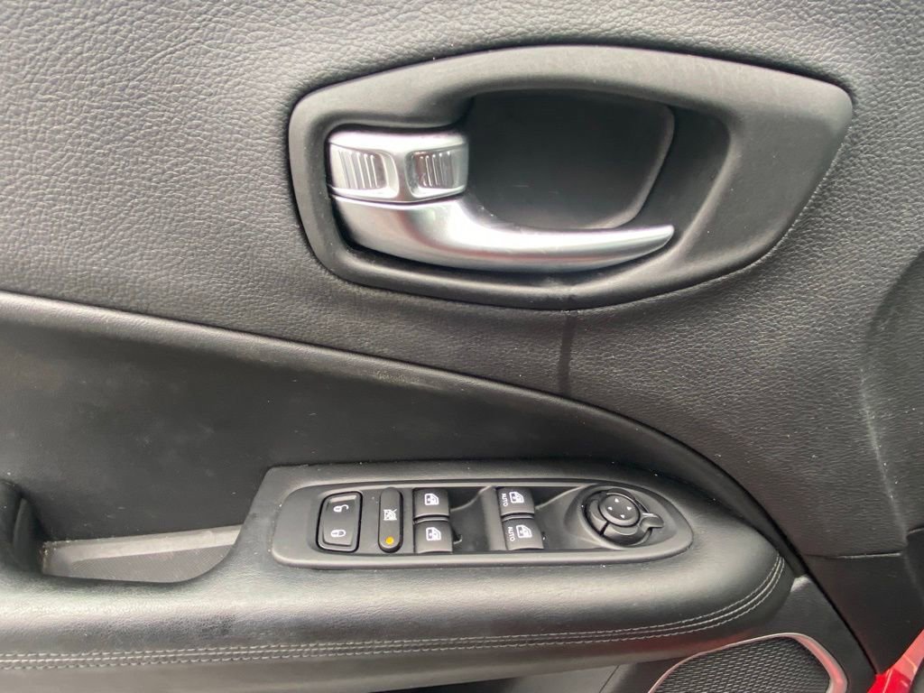 Used 2021 Jeep Compass Latitude image 11