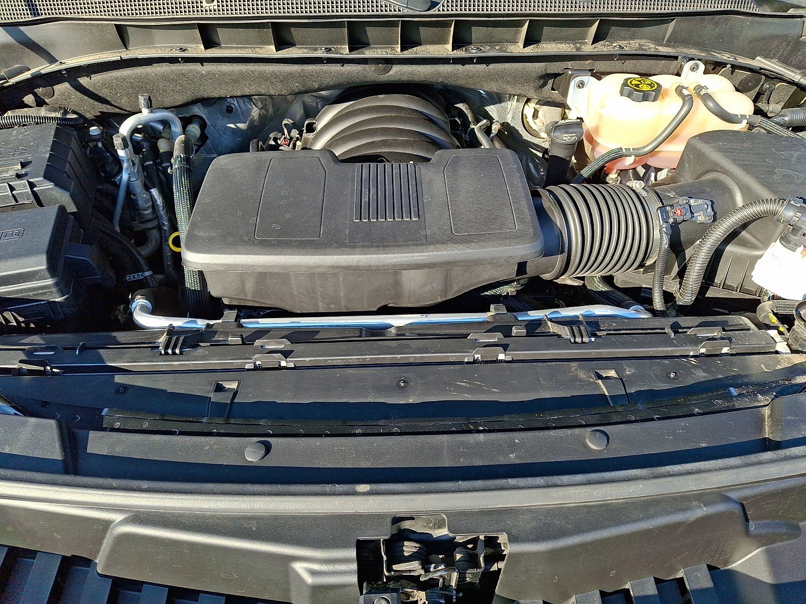 Used 2024 Chevrolet Tahoe Z71 w/ Z71 Off-Road Package image 27