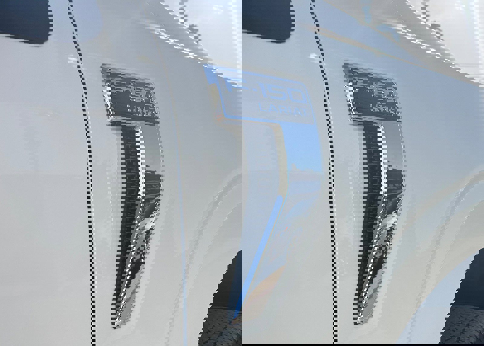 Certified 2022 Ford F150 Lariat w/ Equipment Group 502A High image 16