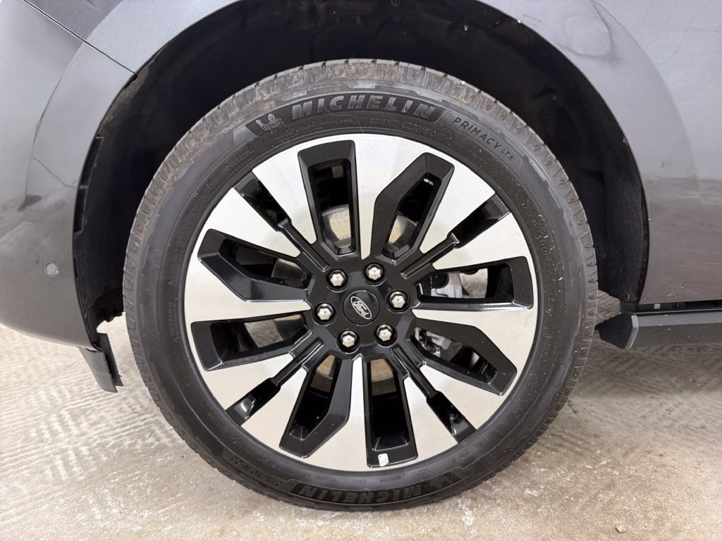 Certified 2025 Ford Expedition Platinum AWD/4WD image 15