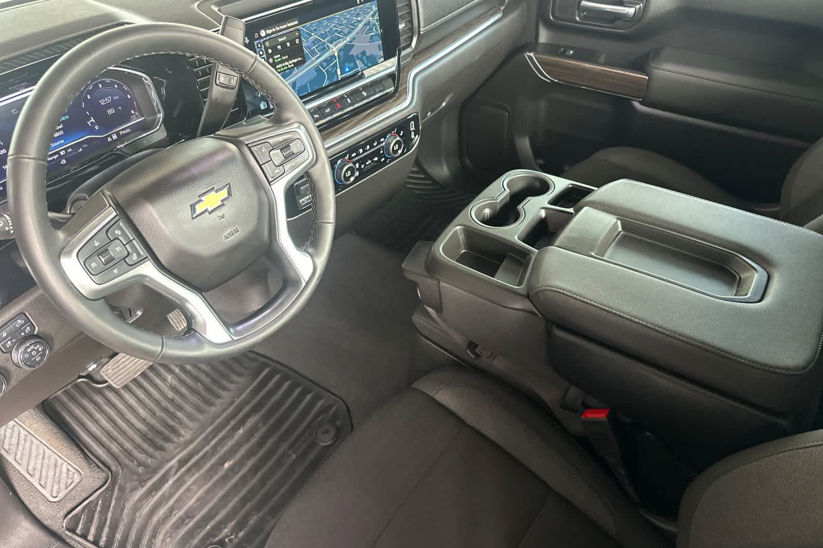 Used 2025 Chevrolet Silverado 2500 LT w/ Convenience Package AWD/4WD image 10