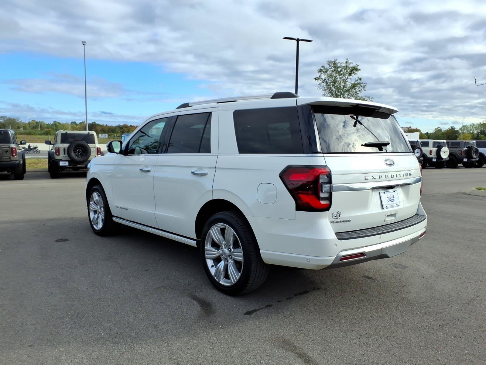 Certified 2024 Ford Expedition Platinum AWD/4WD image 5