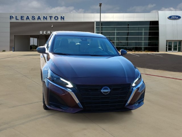 Used 2025 Nissan Altima 2.5 SV FWD image 8