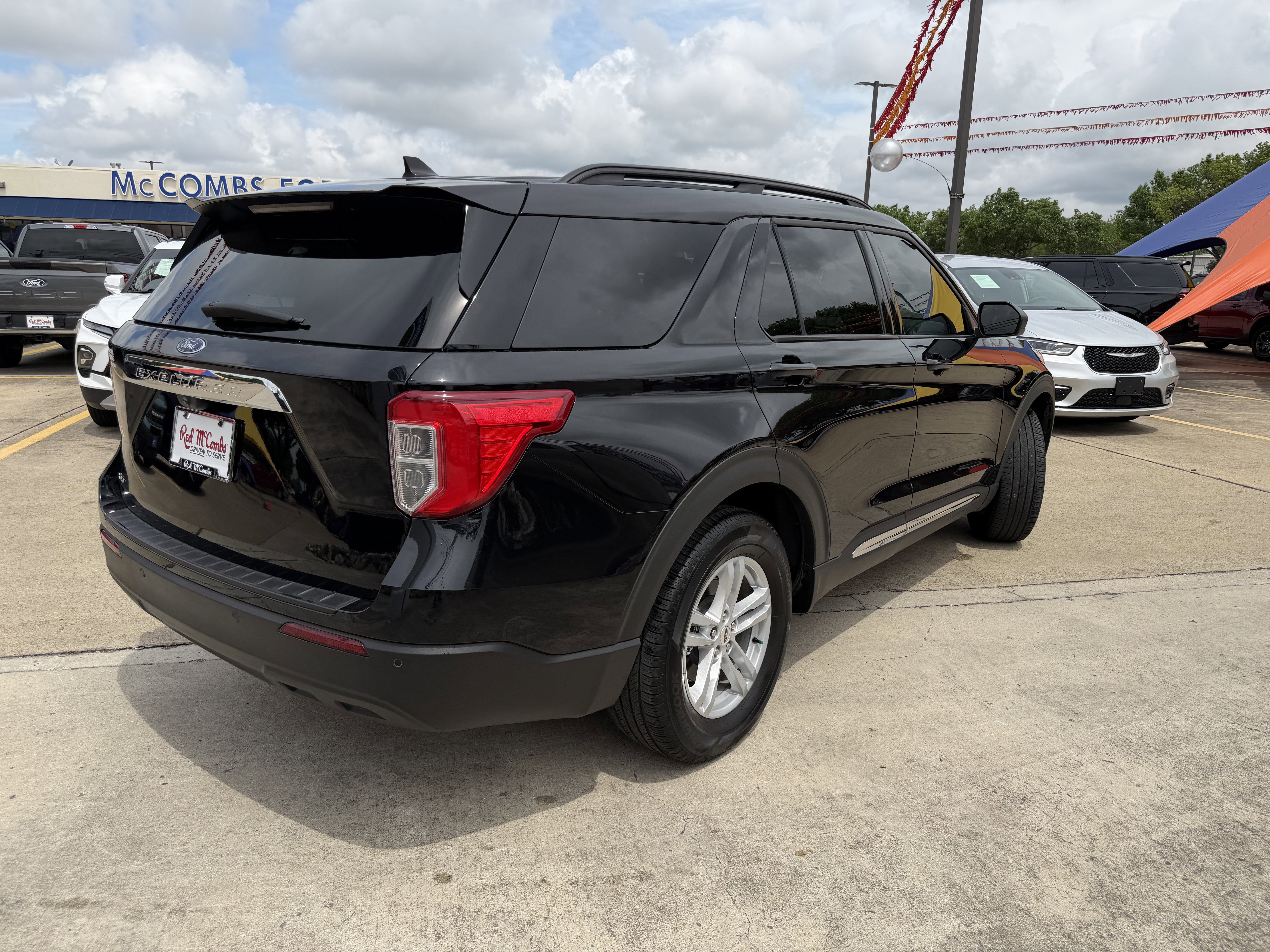 Certified 2024 Ford Explorer XLT RWD image 5