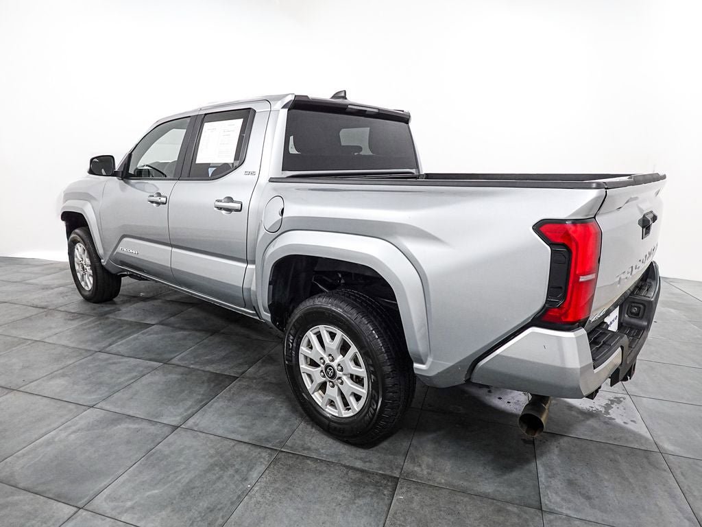 Used 2024 Toyota Tacoma SR5 AWD/4WD image 5
