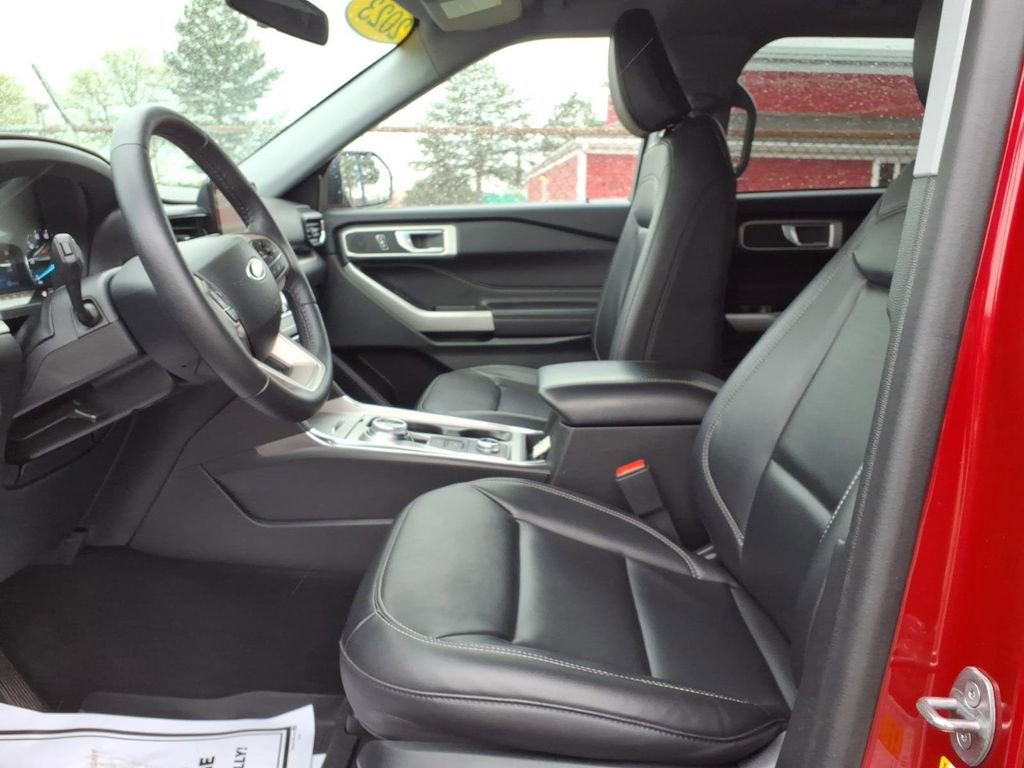 Certified 2023 Ford Explorer XLT w/ Equipment Group 202A AWD/4WD image 15