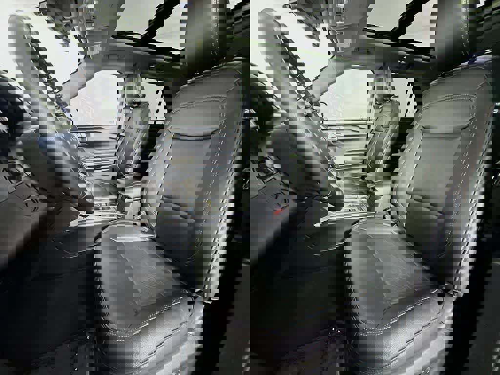 Certified 2021 Ford Explorer Limited w/ Equipment Group 301A image 11