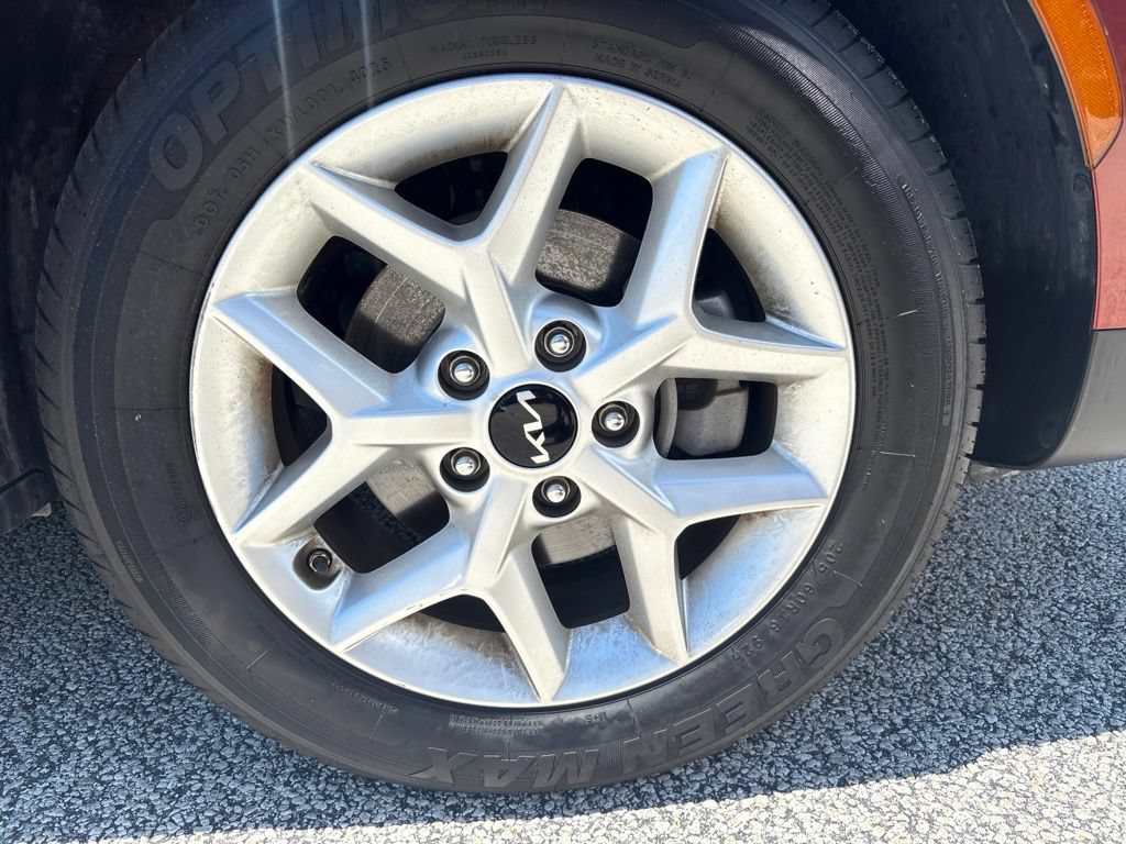 Used 2024 Kia Soul LX w/ Option Group 015 FWD image 13