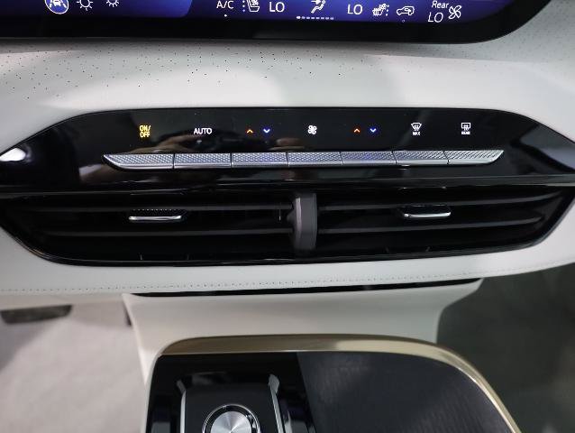 Used 2025 Buick Enclave Avenir w/ Trailering Package, 5000 lbs. AWD/4WD image 18