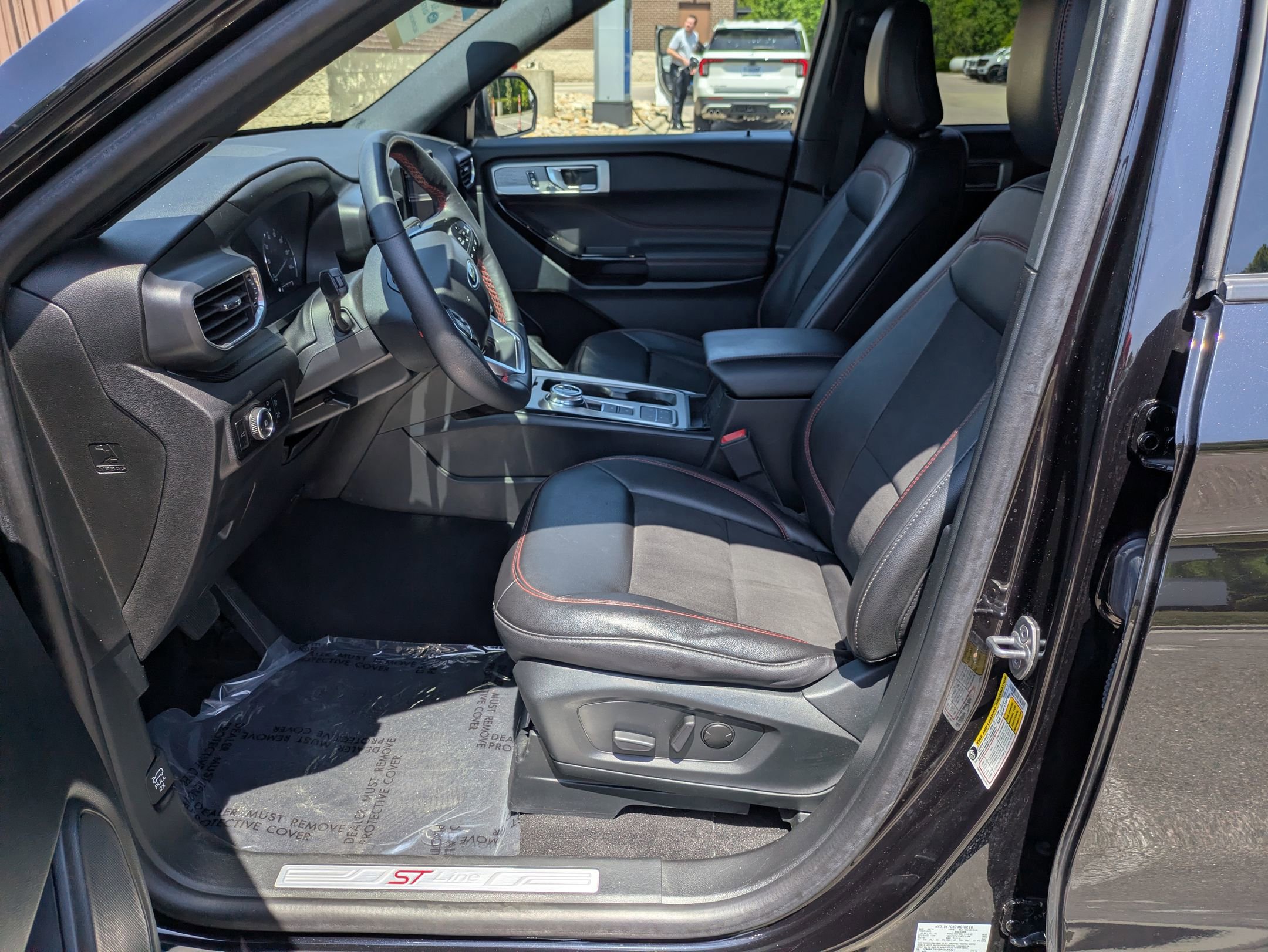 Certified 2024 Ford Explorer ST-Line w/ Class IV Trailer Tow Package RWD image 11