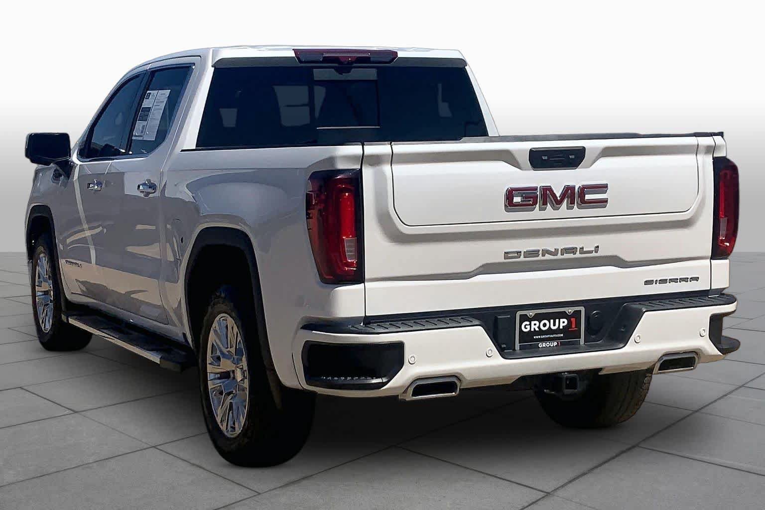 Used 2024 GMC Sierra 1500 Denali w/ Technology Package AWD/4WD image 12