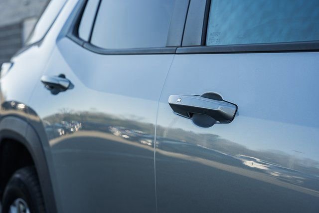 Used 2025 Chevrolet Equinox LT image 20