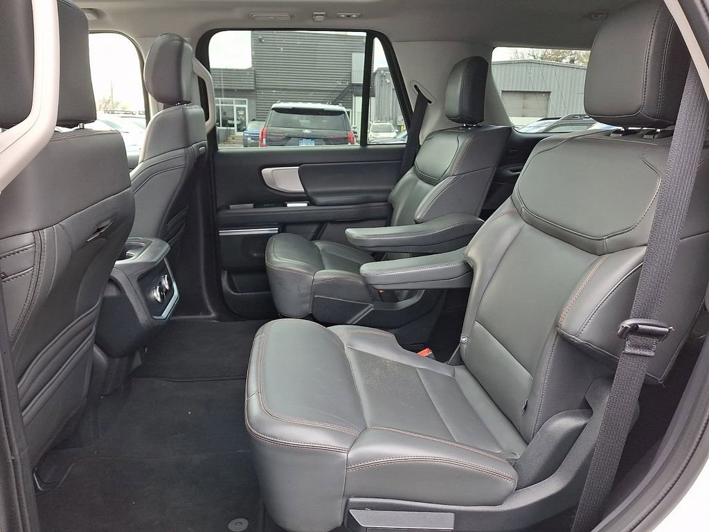 Certified 2025 Ford Expedition Active image 10