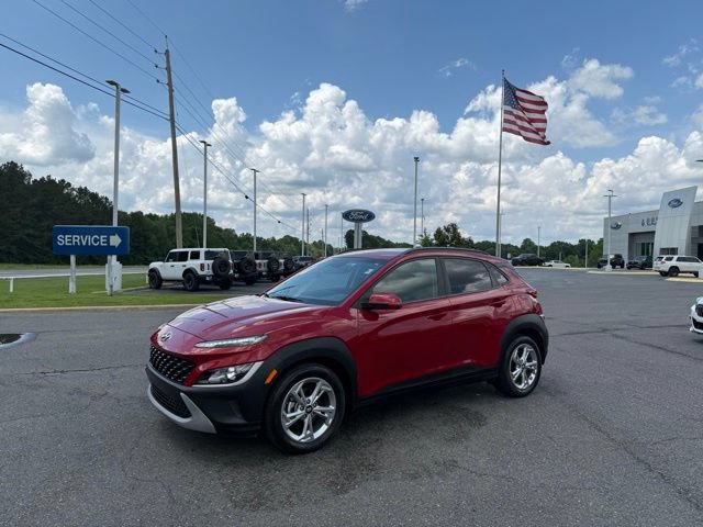 Used 2023 Hyundai Kona SEL FWD image 3