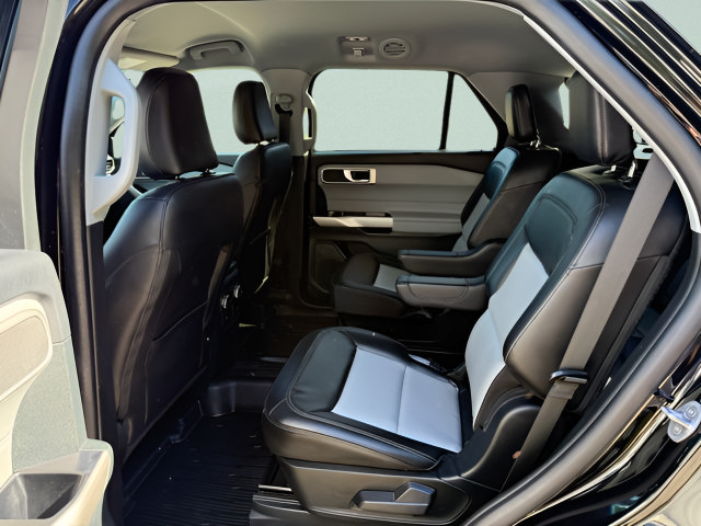 Certified 2023 Ford Explorer XLT w/ Equipment Group 202A AWD/4WD image 5