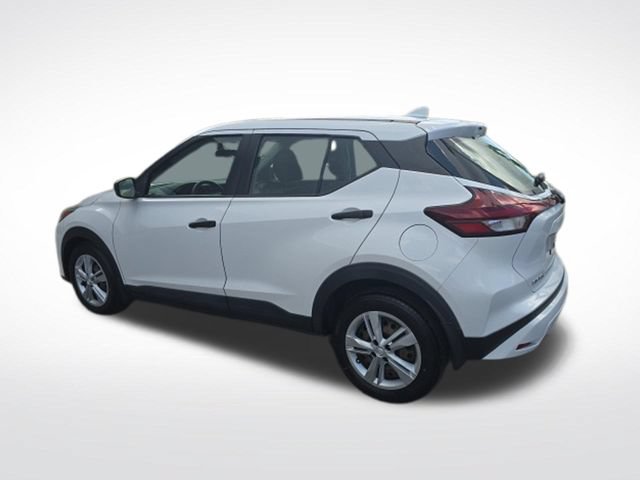 Used 2023 Nissan Kicks S FWD image 5