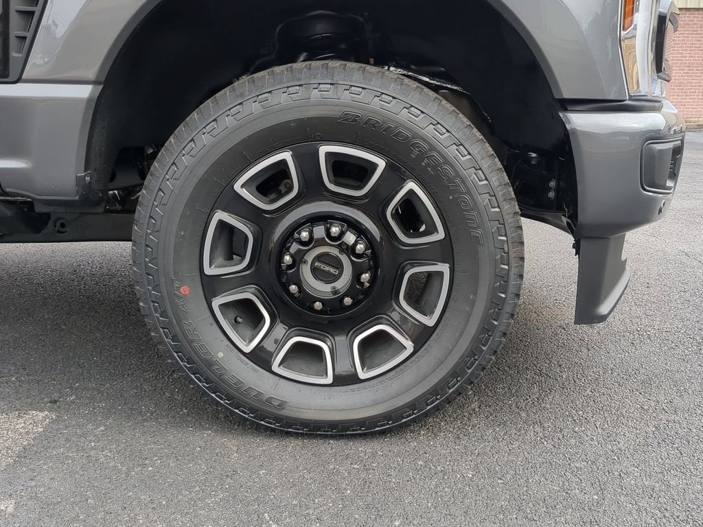 Certified 2025 Ford F250 Platinum AWD/4WD image 14