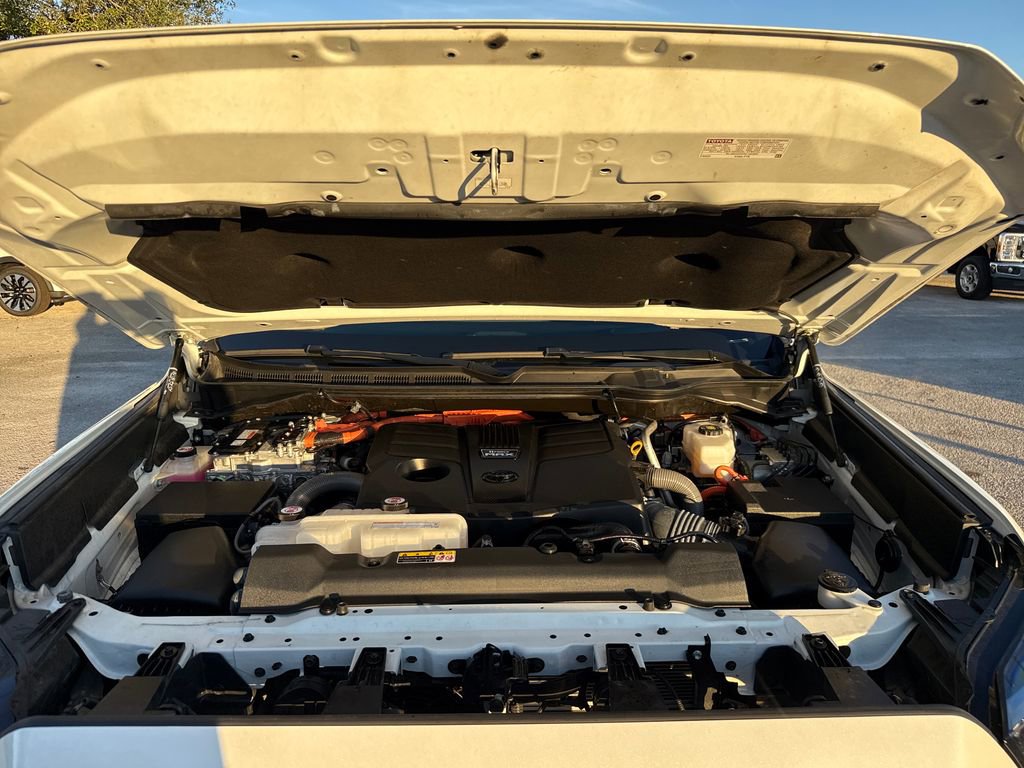 Used 2024 Toyota Sequoia Platinum image 28