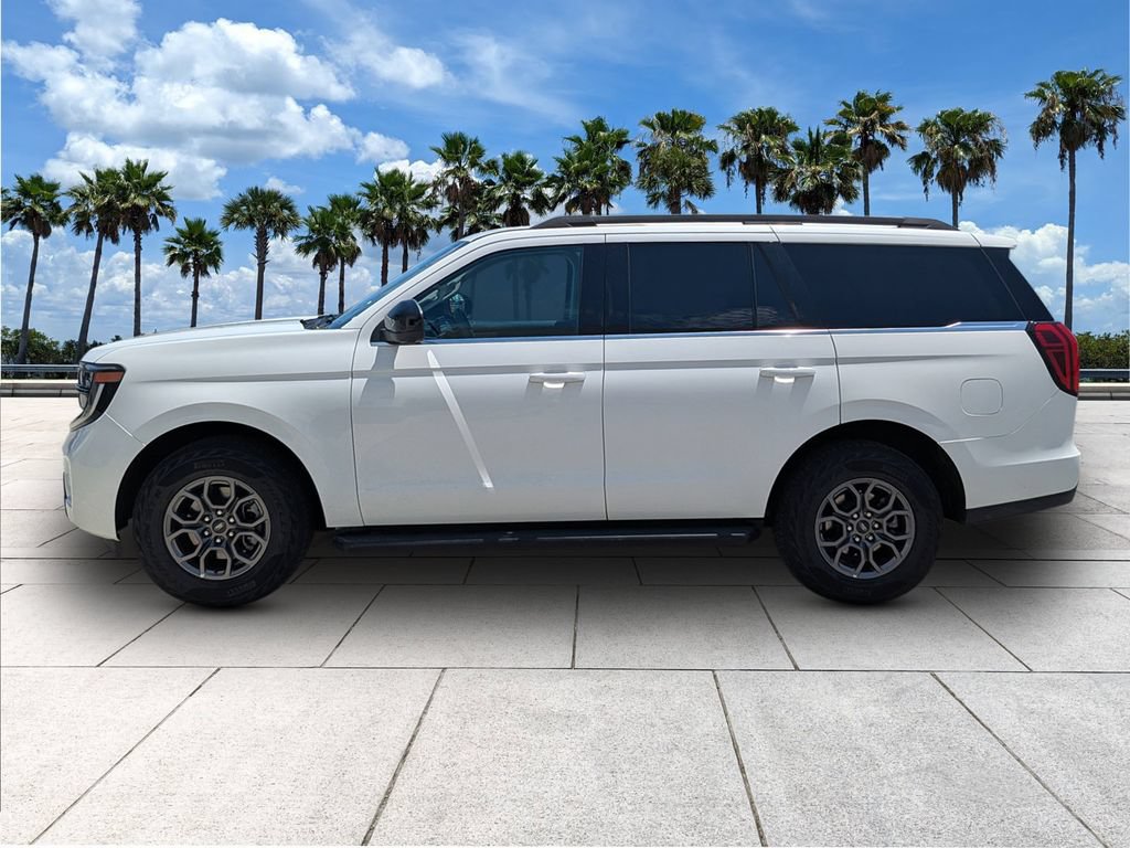Certified 2025 Ford Expedition Active AWD/4WD image 4