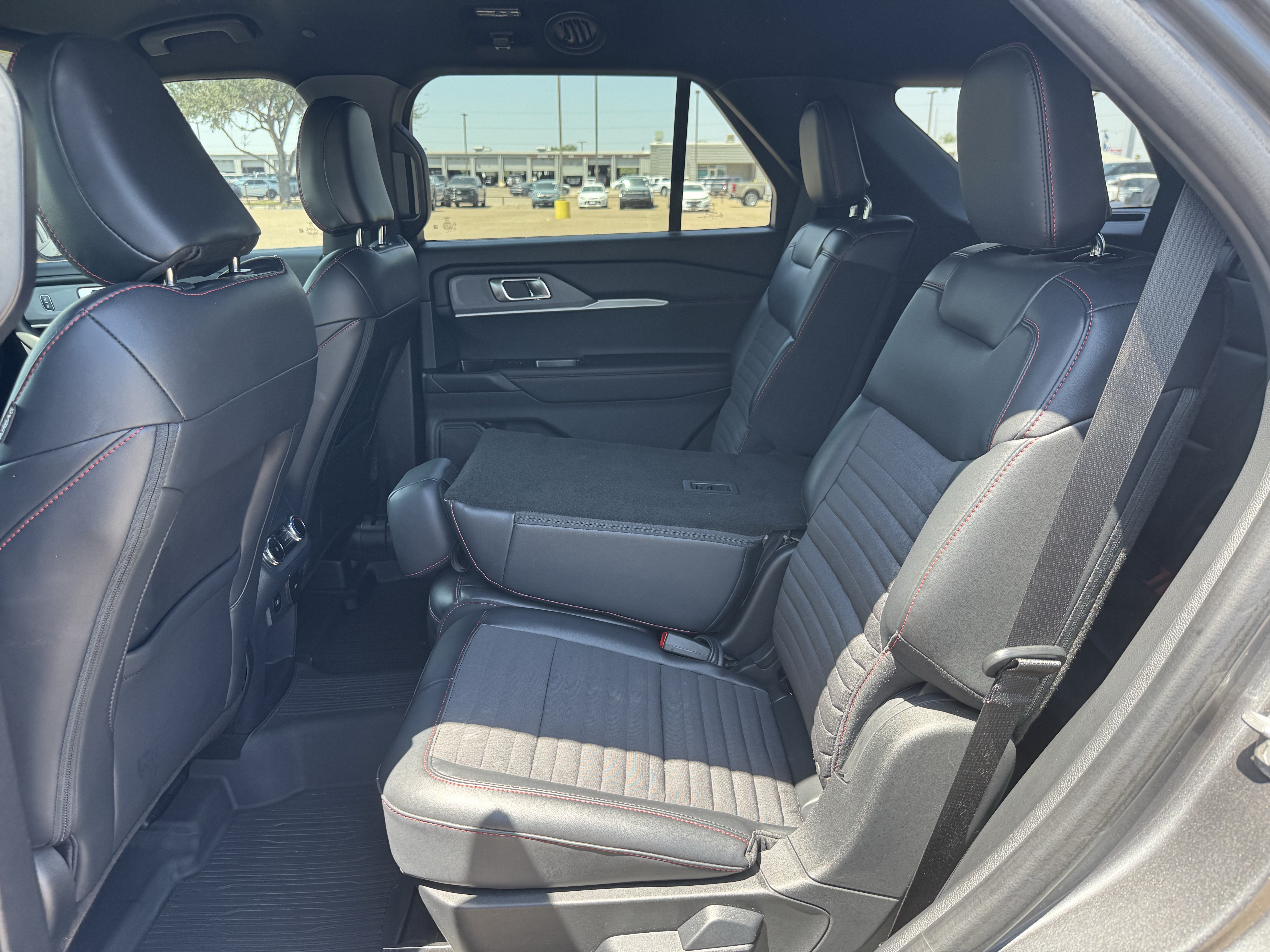 Certified 2025 Ford Explorer ST-Line RWD image 25