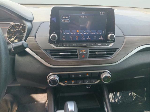 Used 2024 Nissan Altima 2.5 SV image 16