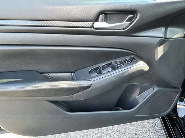 Used 2025 Nissan Altima 2.5 SV FWD image 19