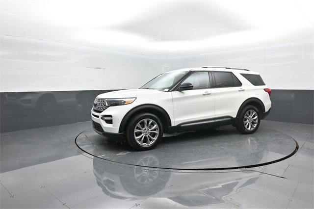 Certified 2023 Ford Explorer Limited w/ Equipment Group 301A image 4