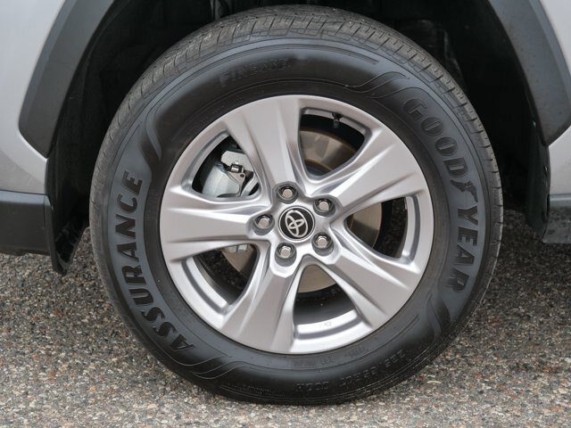 Used 2025 Toyota RAV4 XLE AWD/4WD image 10