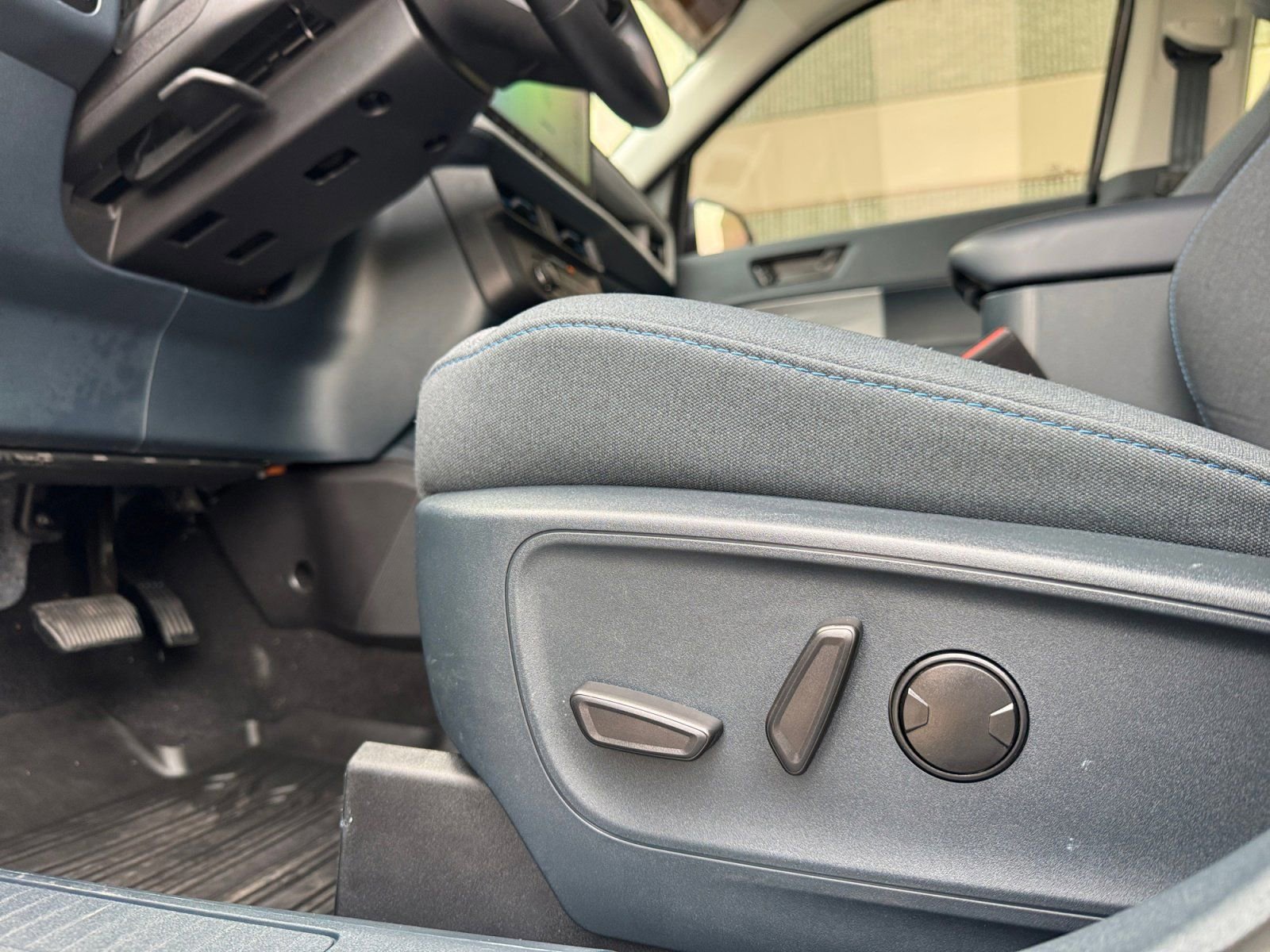 Certified 2025 Ford Maverick XLT w/ XLT Luxury Package image 20