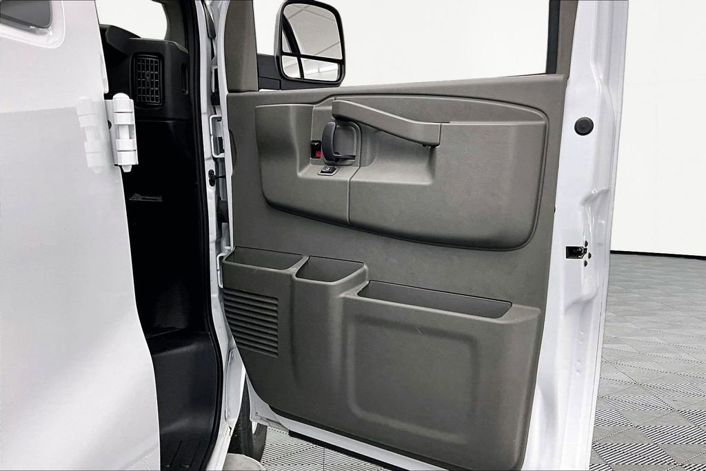 Used 2024 Chevrolet Express 2500 w/ Driver Convenience Package RWD image 23