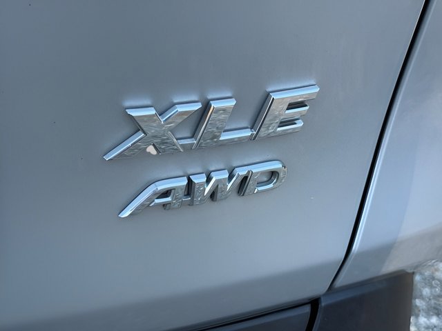 Used 2024 Toyota RAV4 XLE AWD/4WD image 18