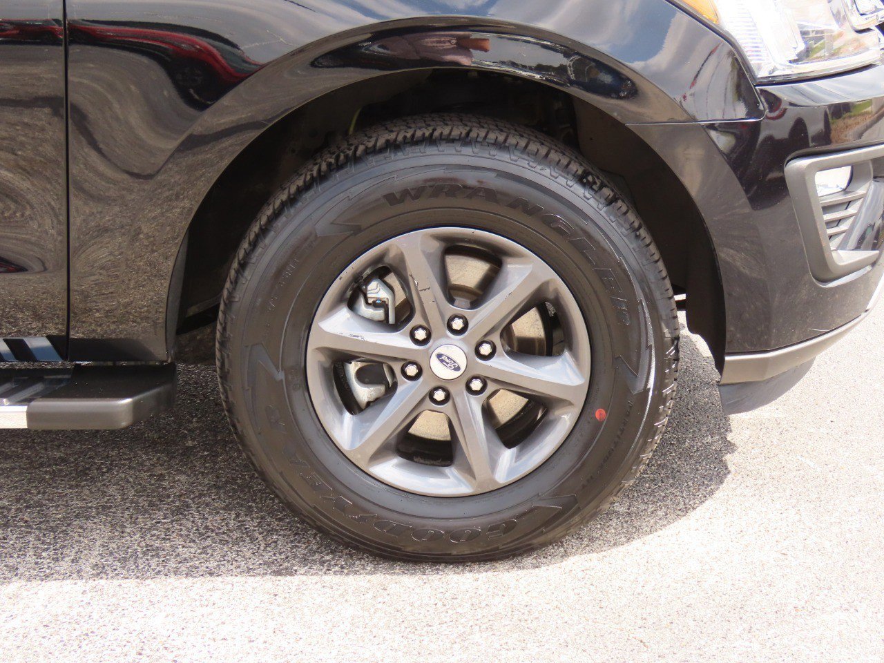 Certified 2021 Ford Expedition XLT image 13