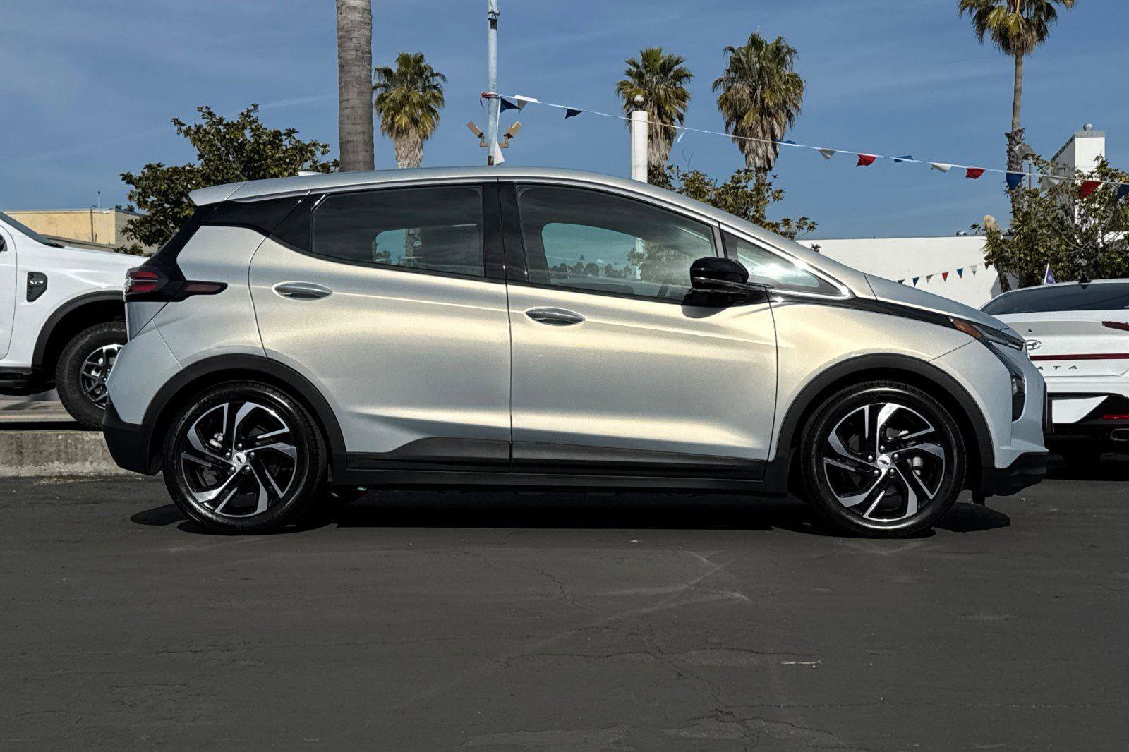 Used 2023 Chevrolet Bolt LT image 6