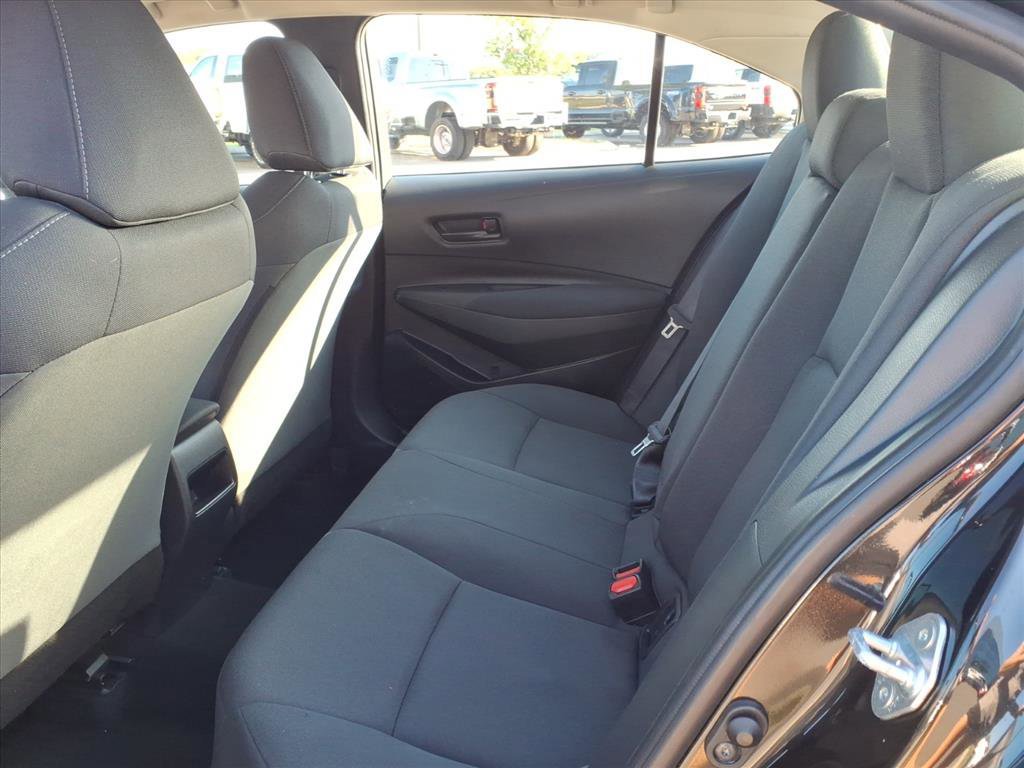 Used 2022 Toyota Corolla LE image 12