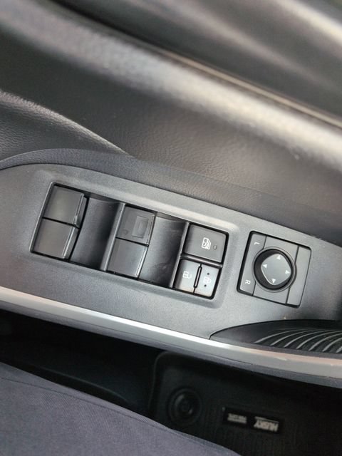 Used 2019 Toyota RAV4 LE w/ Carpet Mat Package AWD/4WD image 27