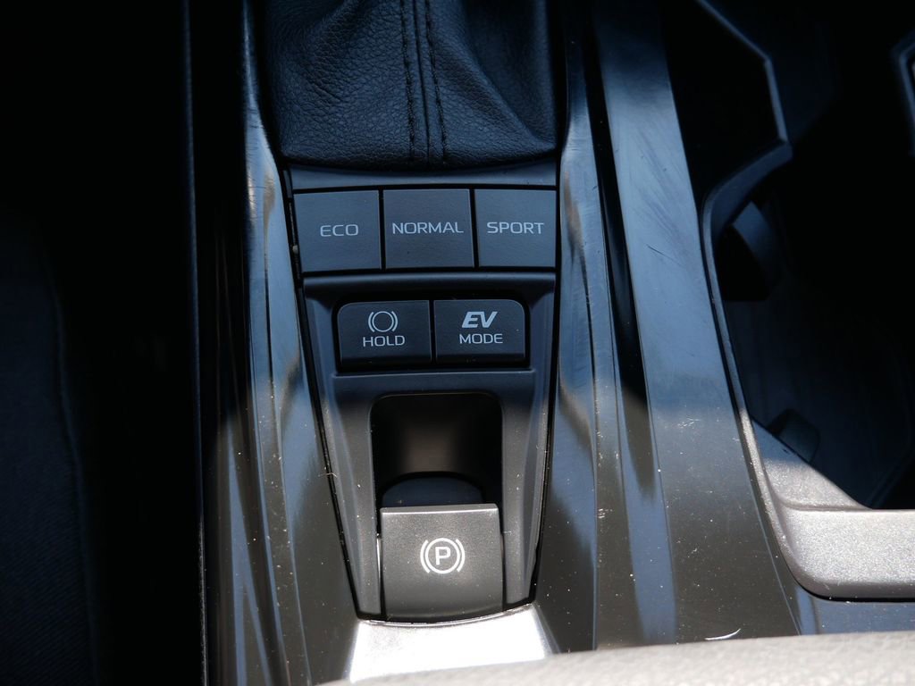 Used 2025 Toyota Camry LE FWD image 24