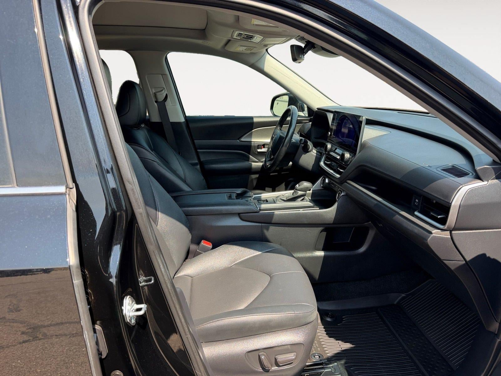 Used 2024 Toyota Grand Highlander AWD image 15