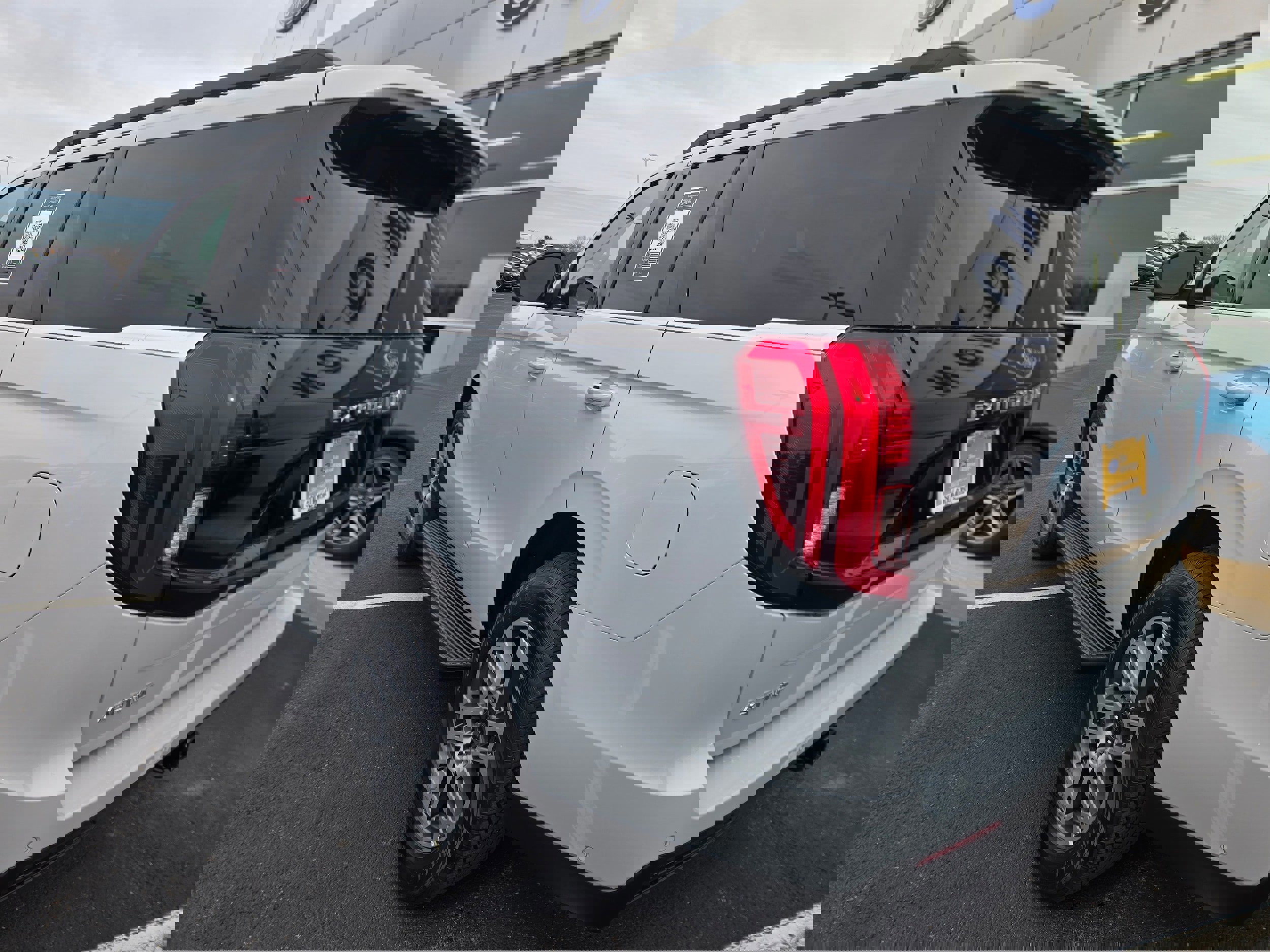 Certified 2025 Ford Expedition Active image 5