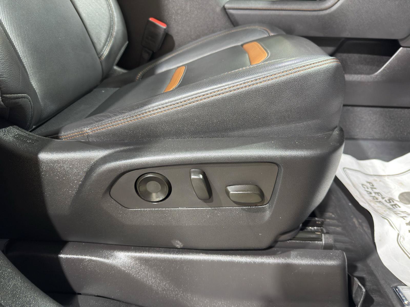 Used 2022 GMC Sierra 1500 AT4 w/ AT4 Premium Package AWD/4WD image 29