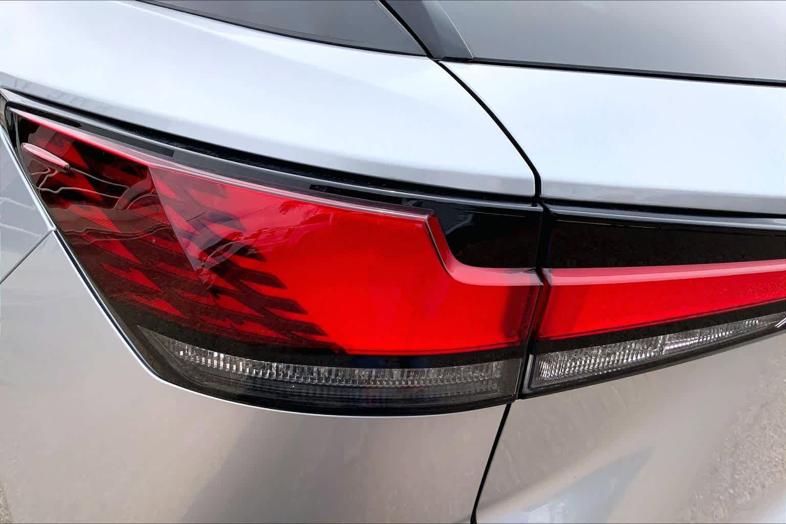 Used 2023 Lexus RX 500h F Sport w/ Accessory Package (Z1) AWD/4WD image 29