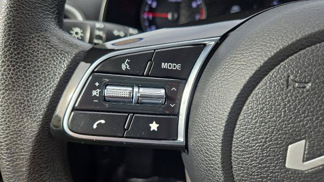 Used 2023 Kia Forte LXS w/ LXS Technology Package FWD image 17