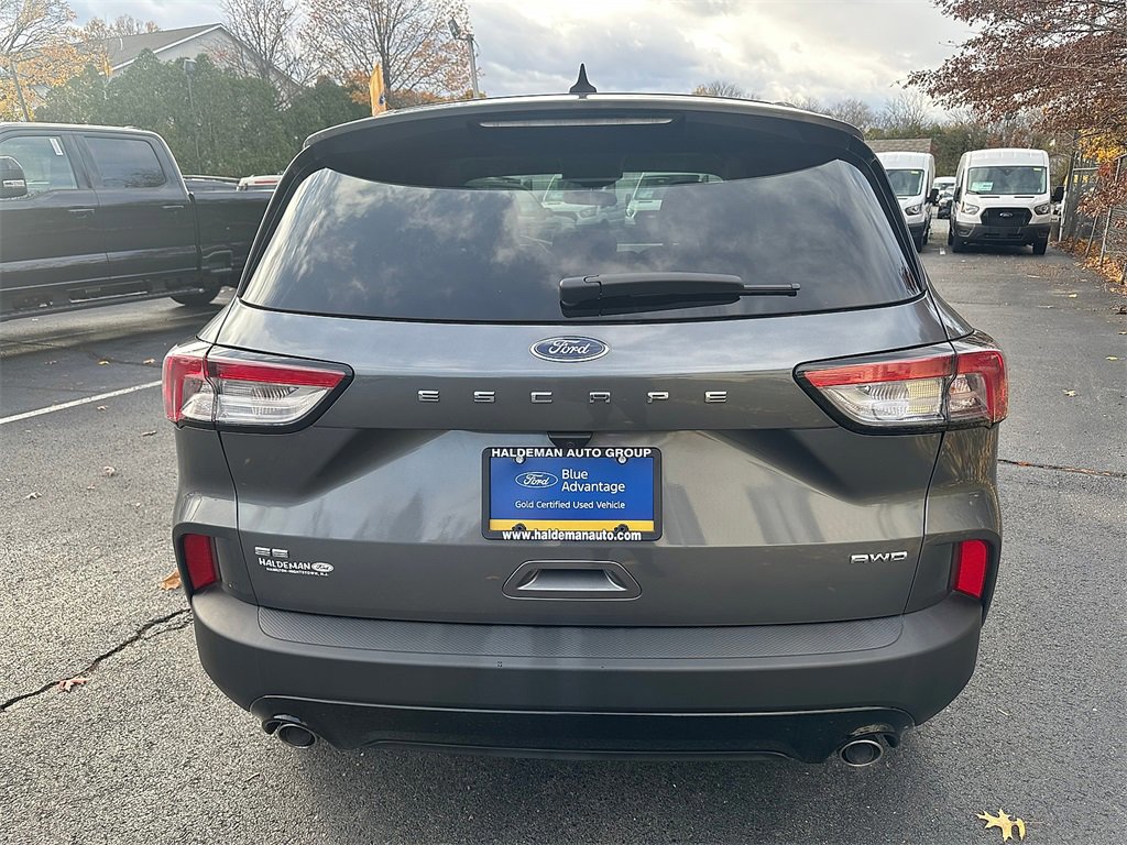 Certified 2022 Ford Escape SE w/ SE Sport Appearance Package image 2