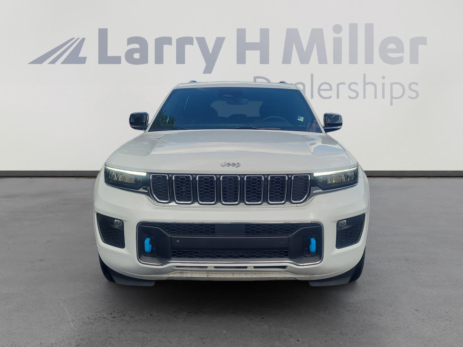 Used 2022 Jeep Grand Cherokee Overland AWD/4WD image 8
