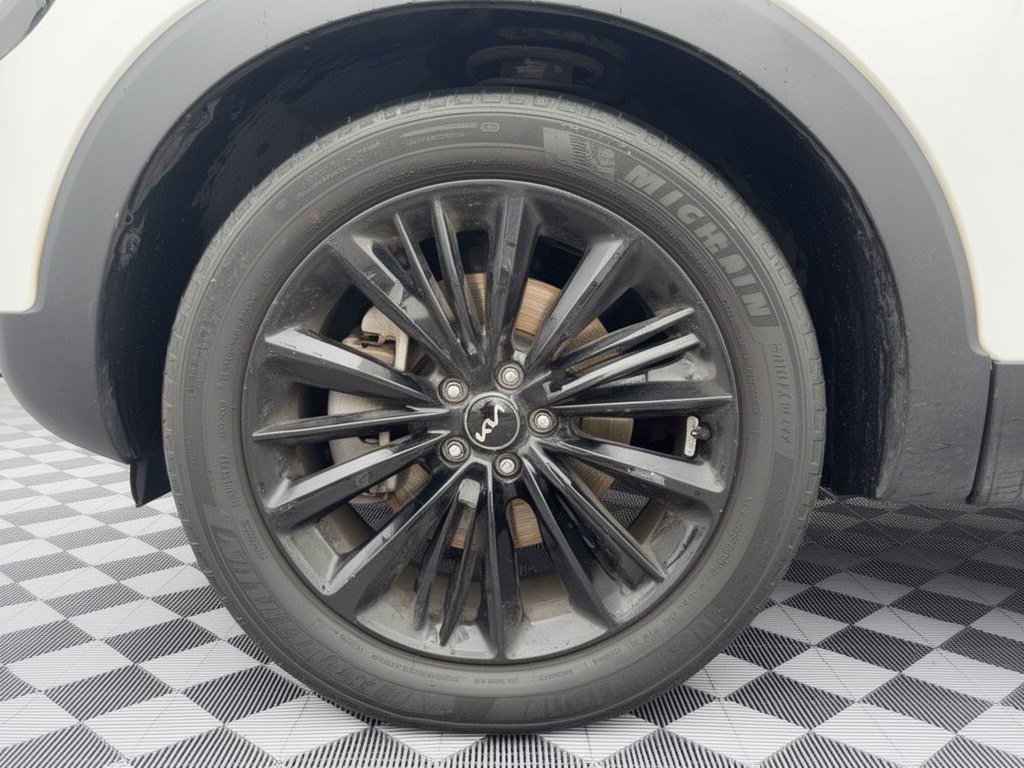 Used 2022 Kia Telluride SX w/ SX Prestige Package AWD/4WD image 13
