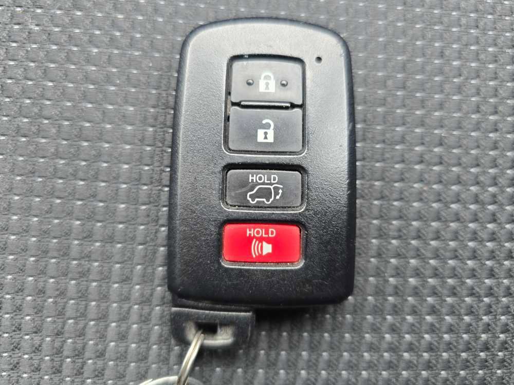 Used 2018 Toyota RAV4 Adventure image 21