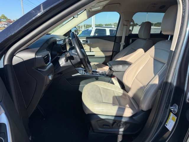 Certified 2022 Ford Explorer XLT w/ Equipment Group 202A RWD image 14